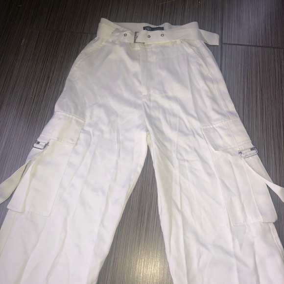 White belted Zara pants - Picture 1 of 2